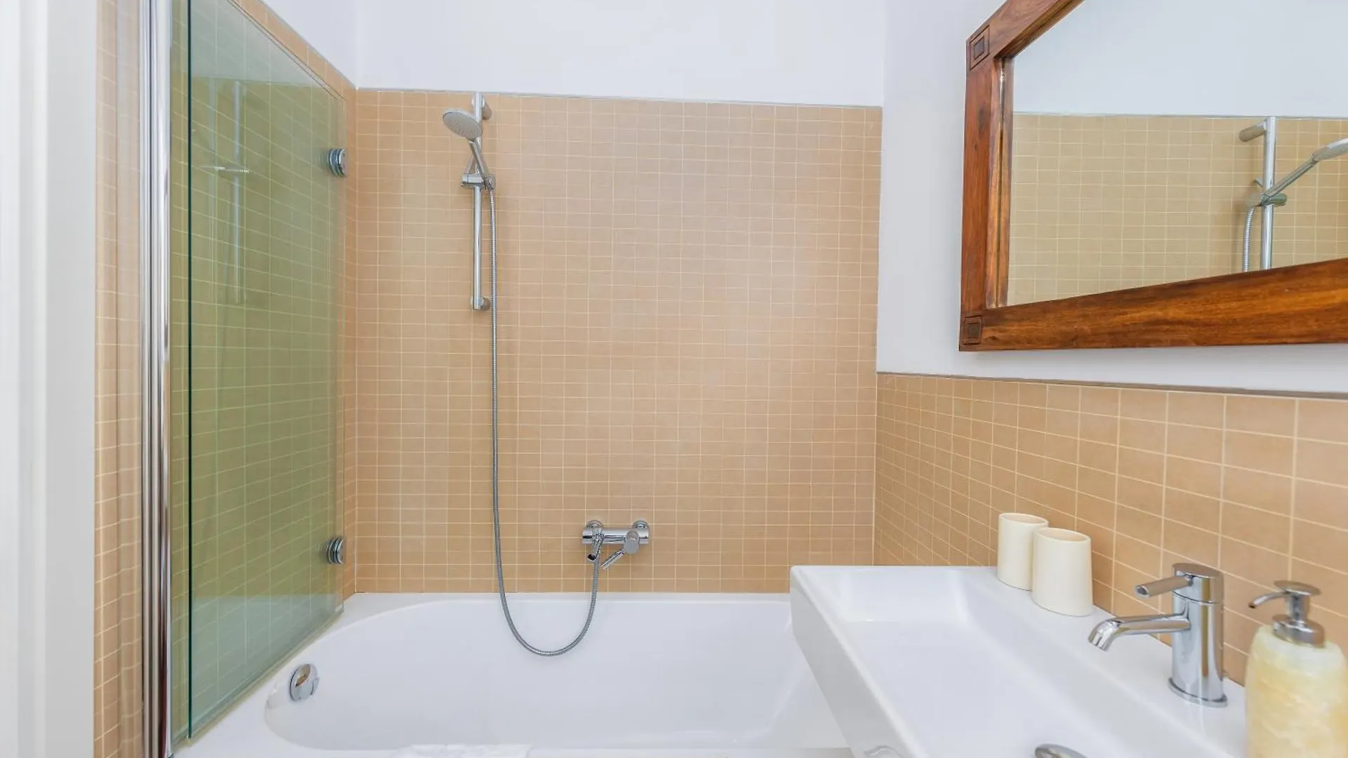 Suite Tra Citylife E Corso Vercelli, Milano 0*, Mailand Italien